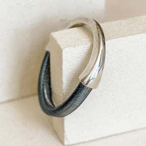 The Breakaway Bracelet / Metallic Black / Silver