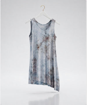 Foxy Asymmetrical V Tank | Whisper