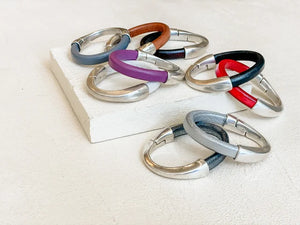 The Breakaway Bracelet / Metallic White / Silver