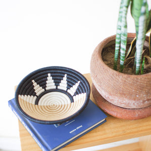 Zubita Woven Bowls: Black | Medium | 12'