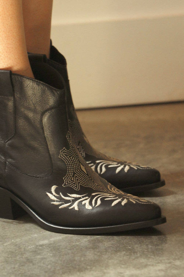 Joy western cowboy booties in black leather women's shoes: Black / 37  (US 6  / 6.5)