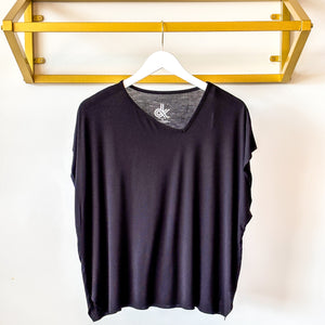 Finch Asymmetrical V Boxy Tee | Black