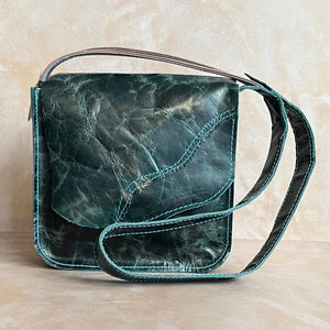 Free Spirit "midi x" Leather Bag
