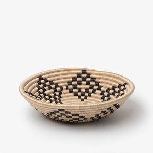 Bariku Woven Bowls: Tea & Black / Medium